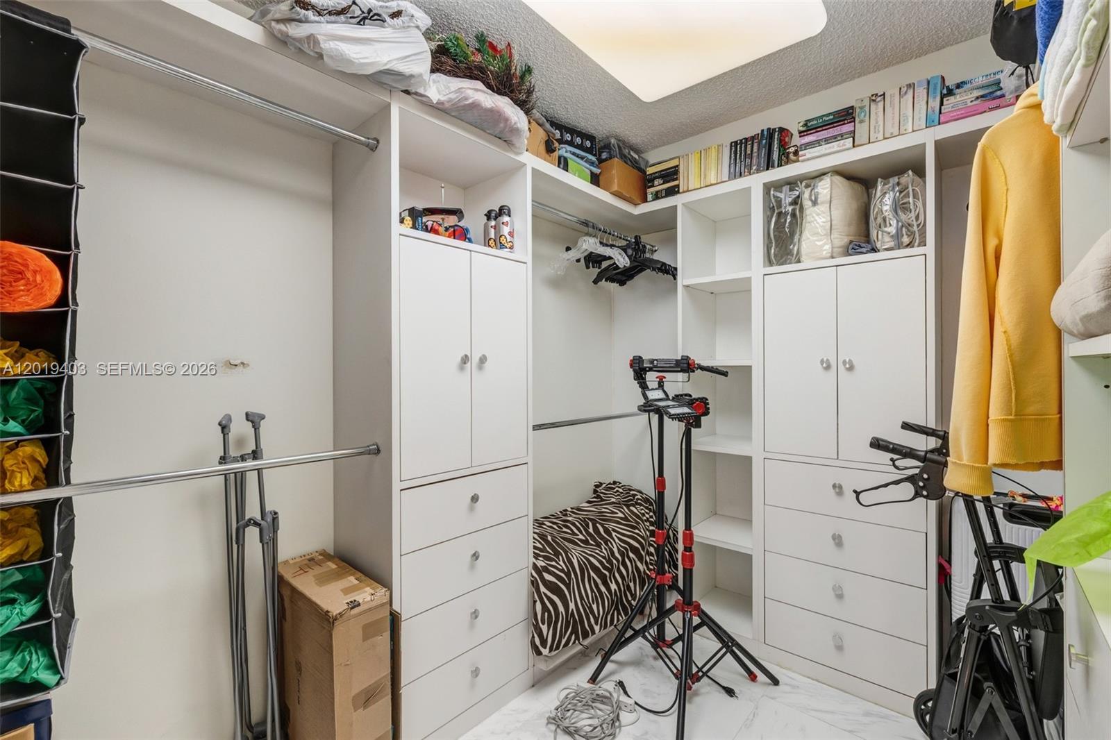 GROVE TOWERS CONDO - Residential