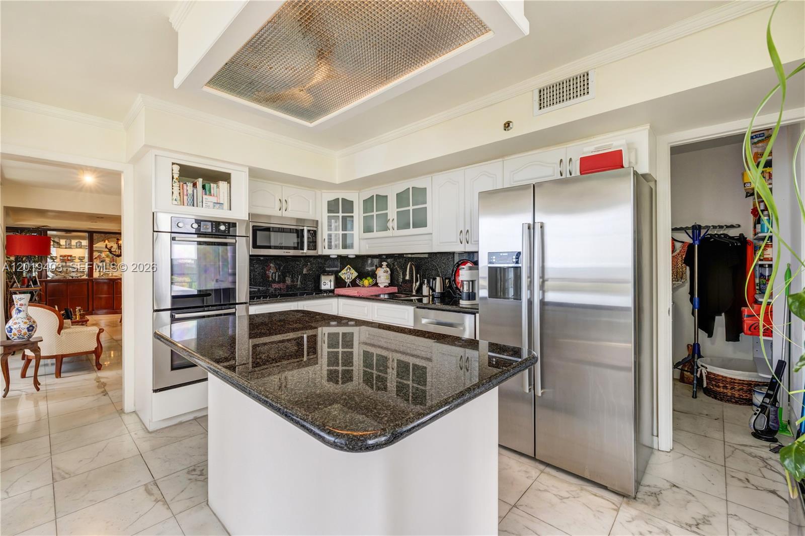 GROVE TOWERS CONDO - Residential