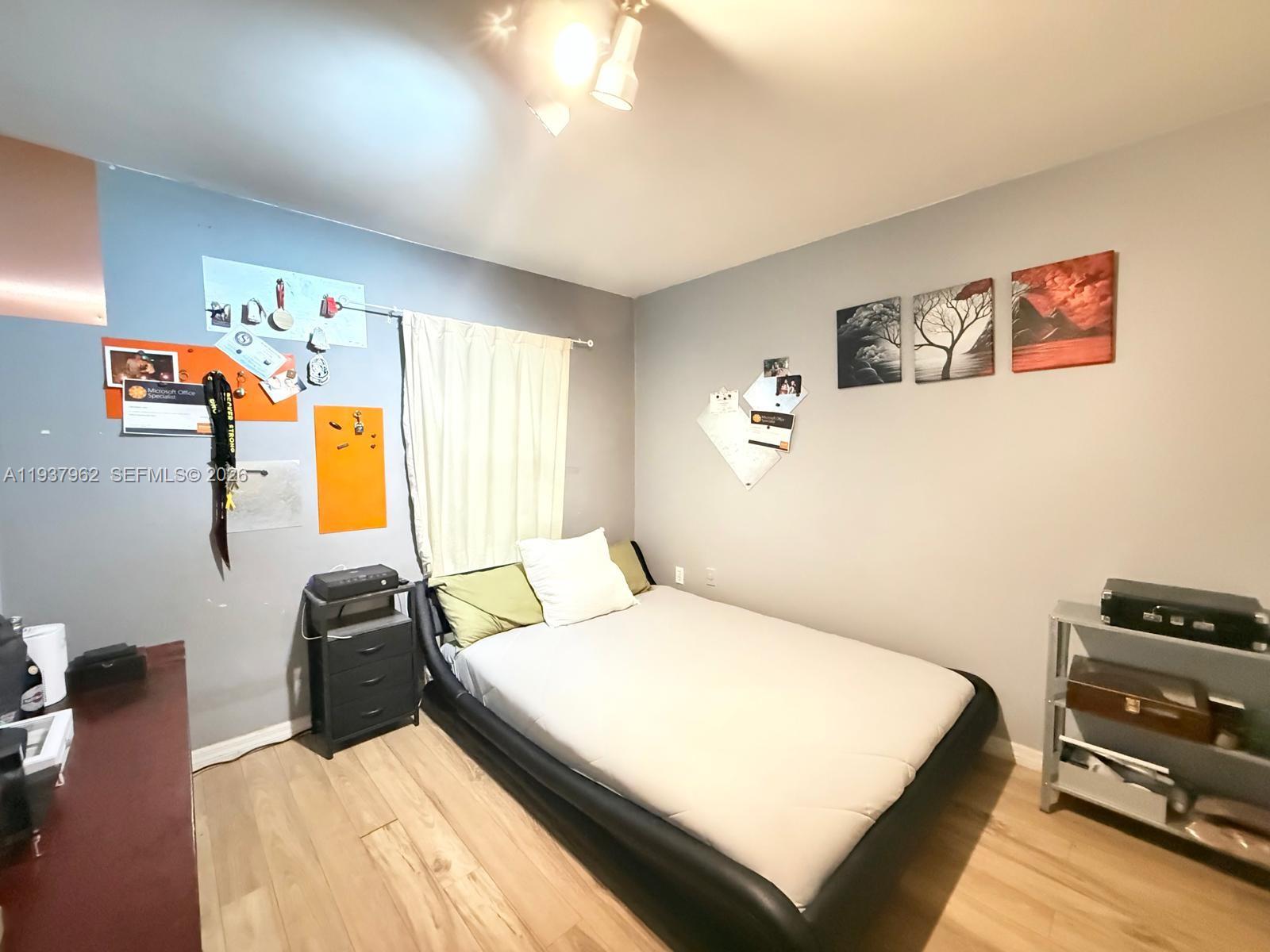 HOLLYWOOD GARDENS CONDOMI - Residential