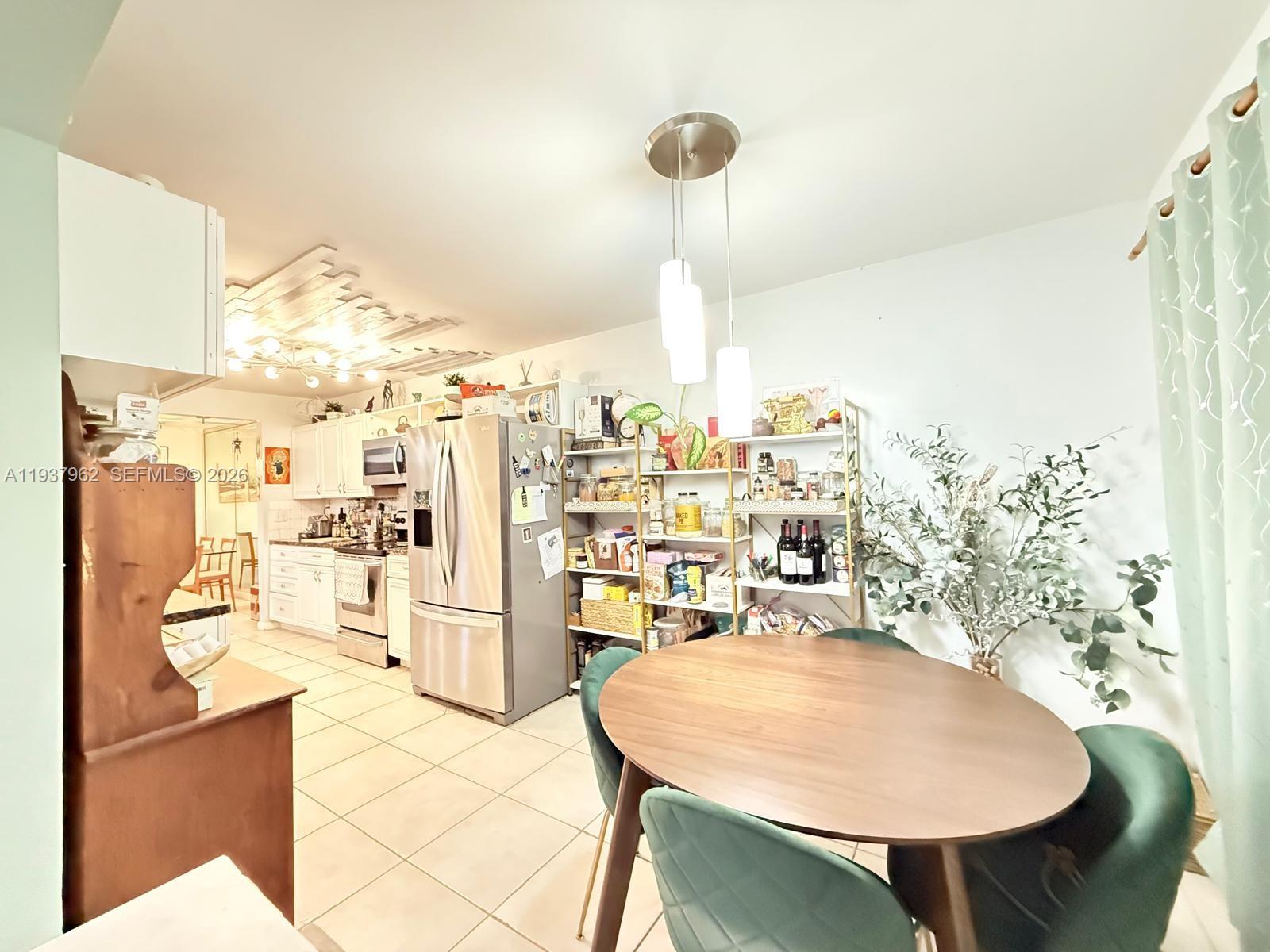 HOLLYWOOD GARDENS CONDOMI - Residential