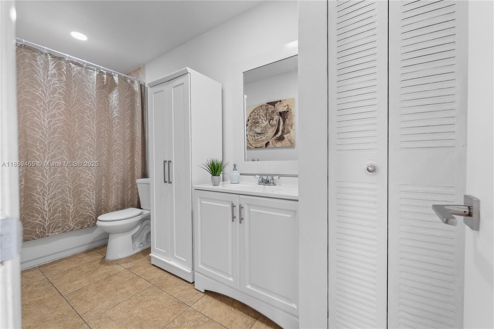 BISCAYNE VILLA HOMES SEC - Residential