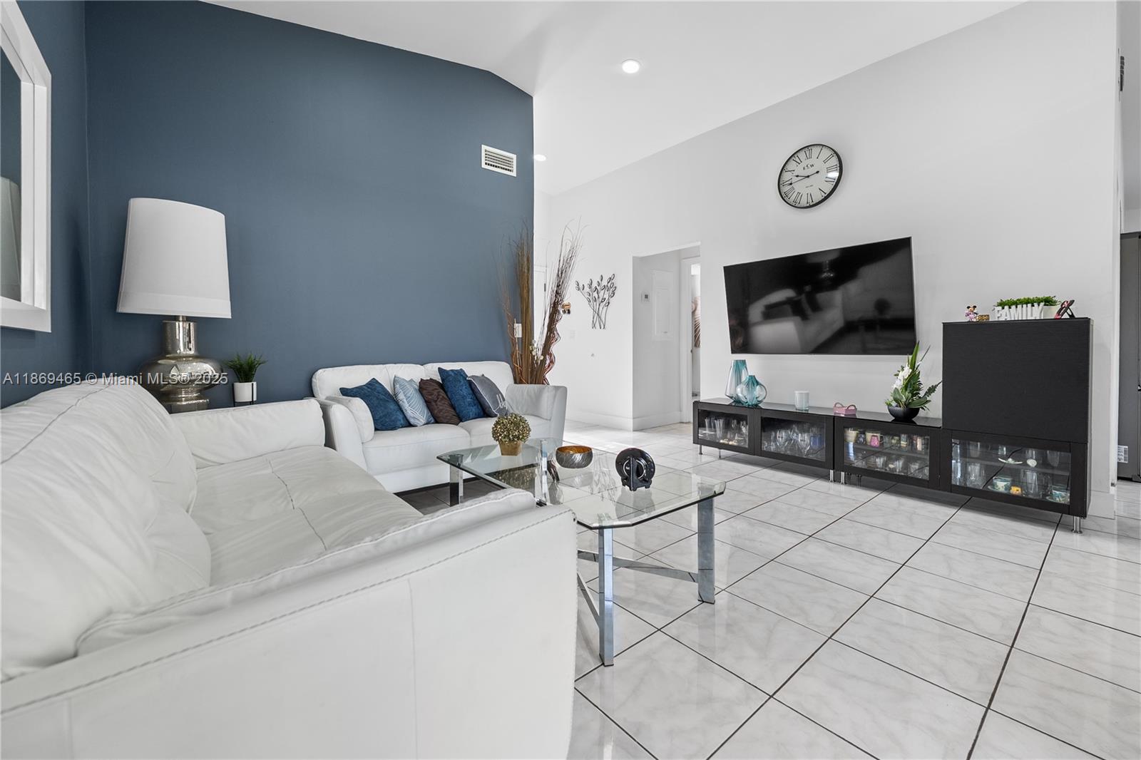 BISCAYNE VILLA HOMES SEC - Residential