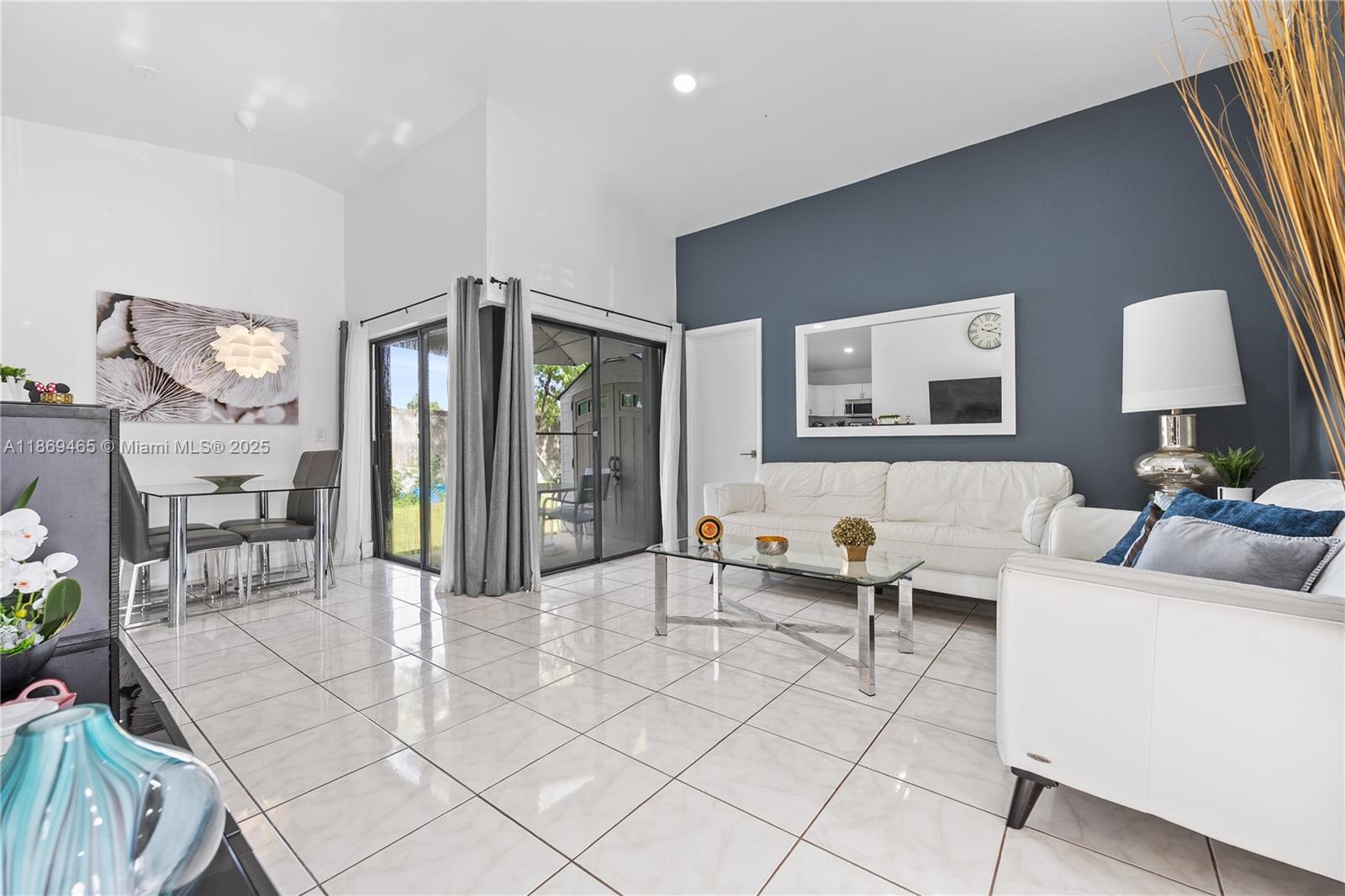 BISCAYNE VILLA HOMES SEC - Residential