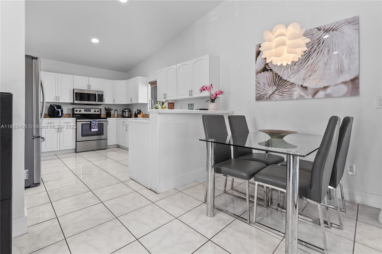 BISCAYNE VILLA HOMES SEC - Residential