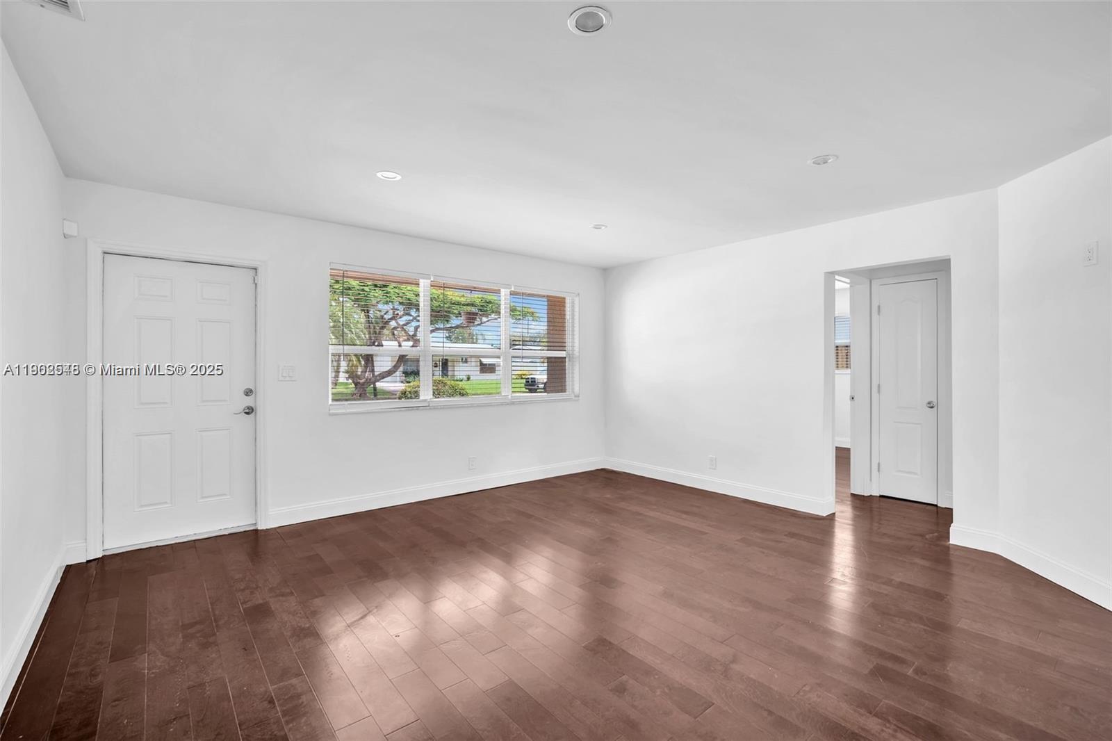 HOLLYWOOD HEIGHTS ADD SEC - Residential