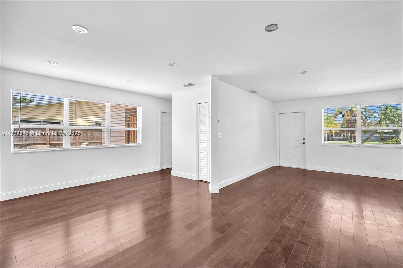 HOLLYWOOD HEIGHTS ADD SEC - Residential
