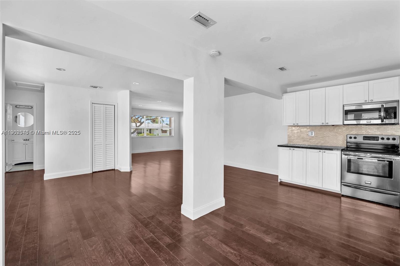 HOLLYWOOD HEIGHTS ADD SEC - Residential