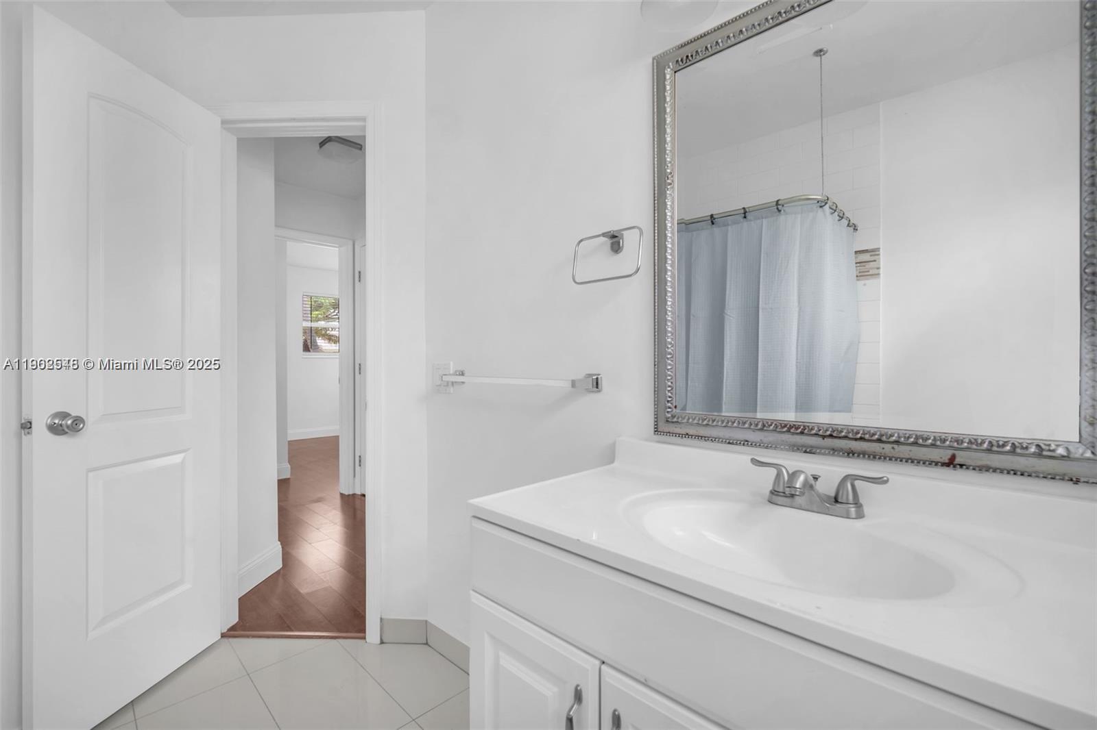 HOLLYWOOD HEIGHTS ADD SEC - Residential
