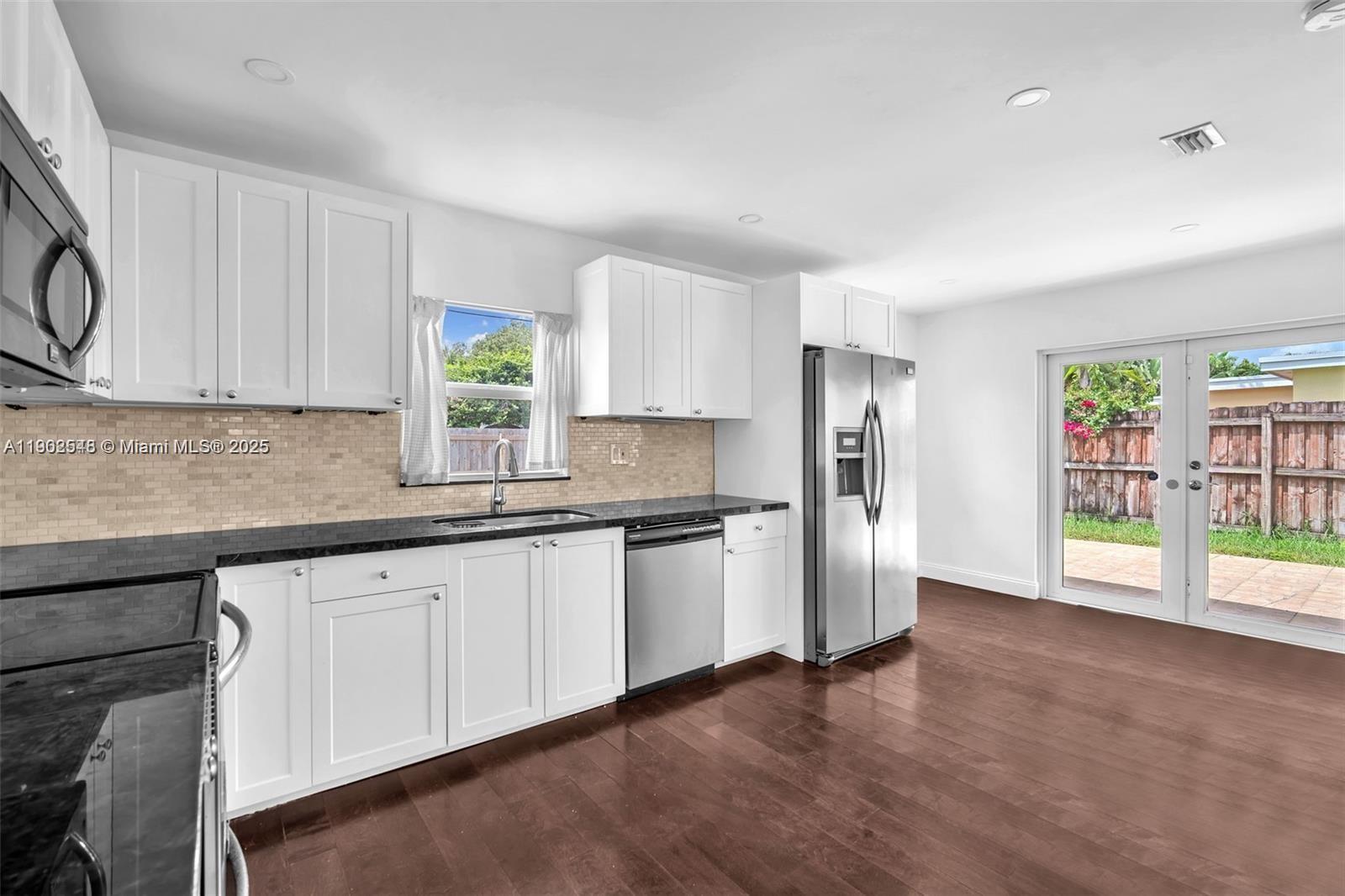 HOLLYWOOD HEIGHTS ADD SEC - Residential