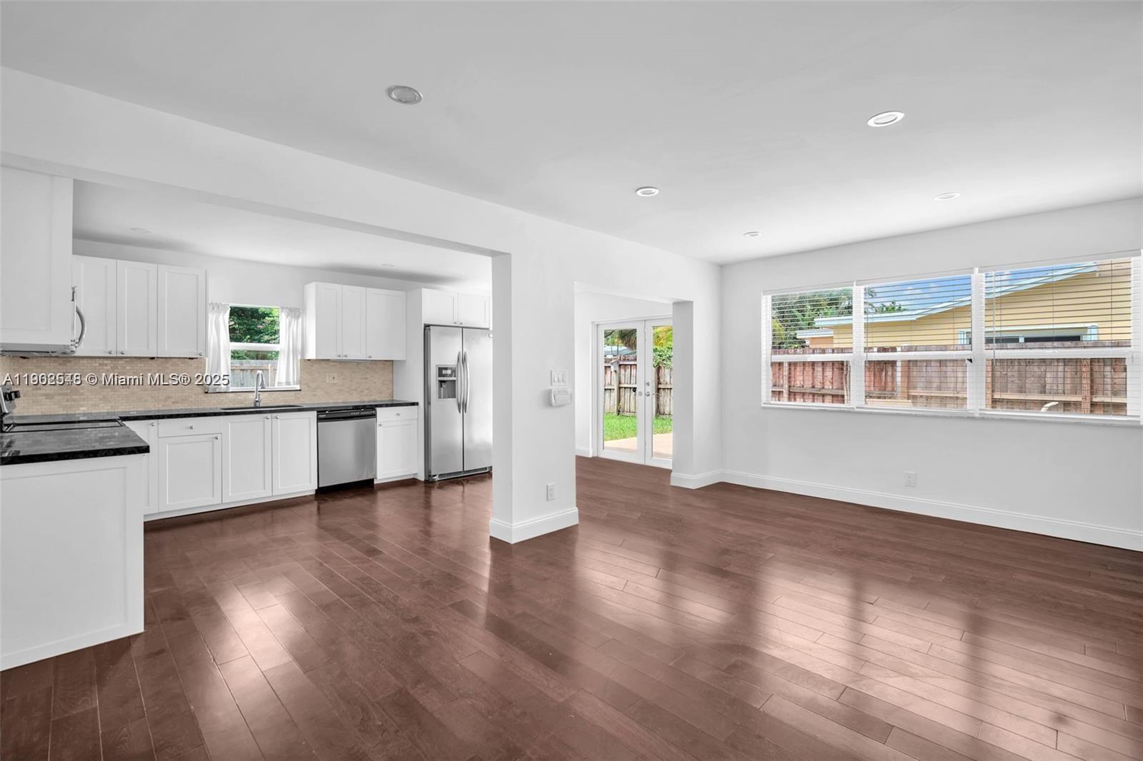 HOLLYWOOD HEIGHTS ADD SEC - Residential
