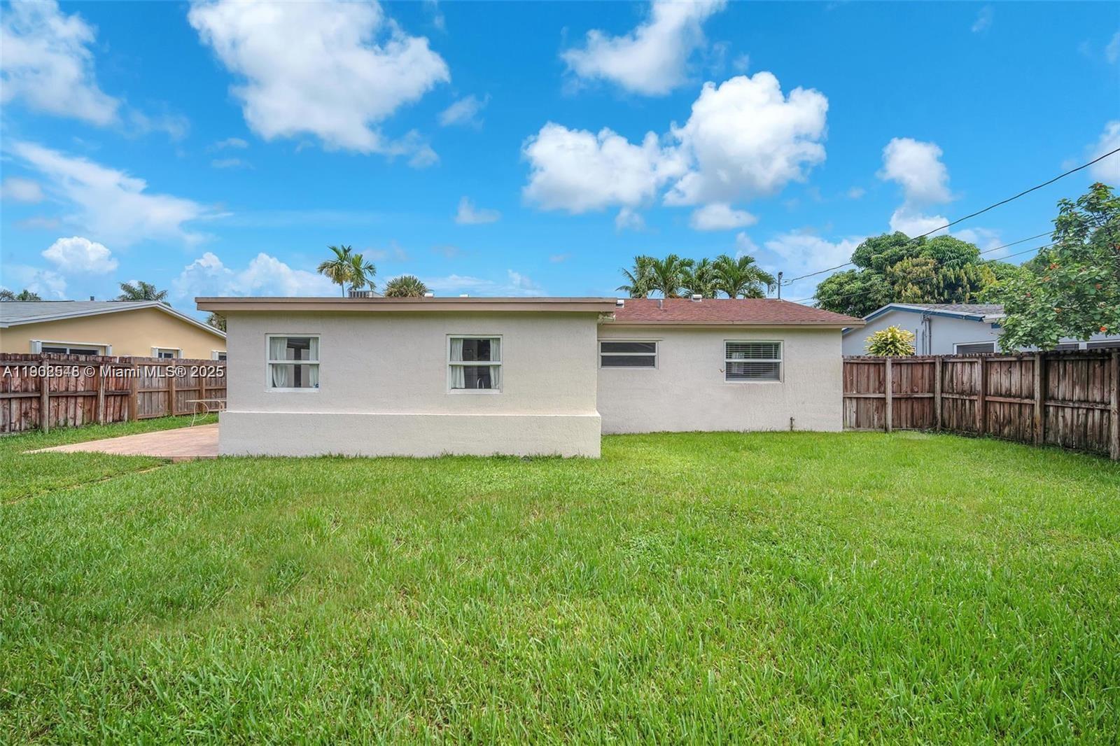 HOLLYWOOD HEIGHTS ADD SEC - Residential