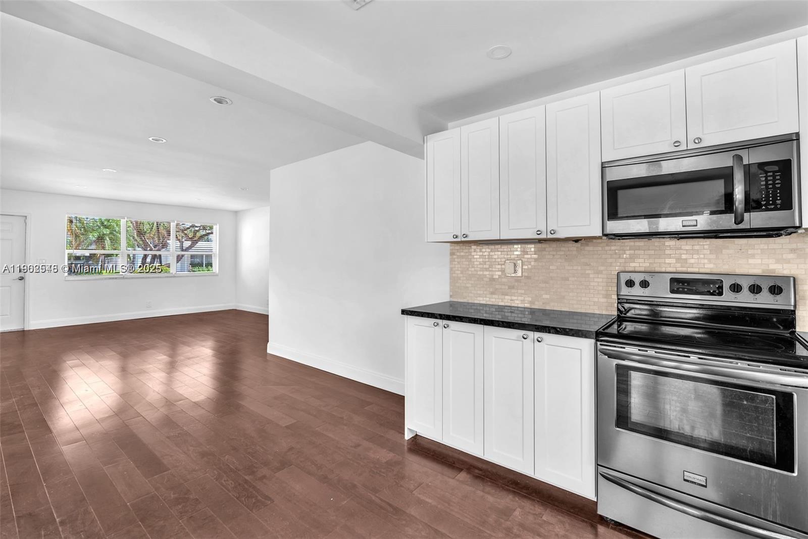 HOLLYWOOD HEIGHTS ADD SEC - Residential