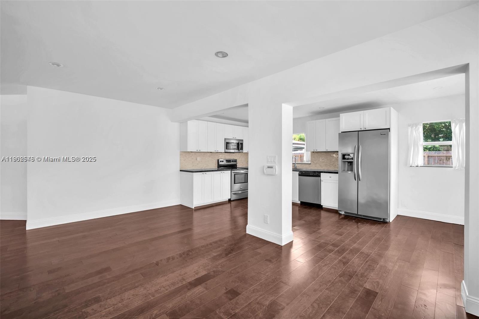 HOLLYWOOD HEIGHTS ADD SEC - Residential