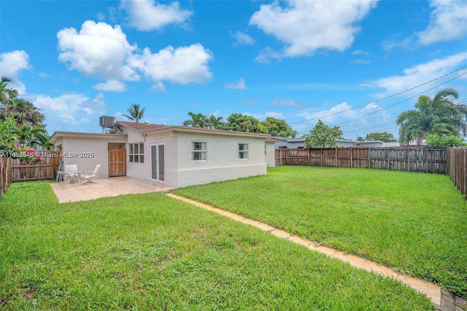 HOLLYWOOD HEIGHTS ADD SEC - Residential