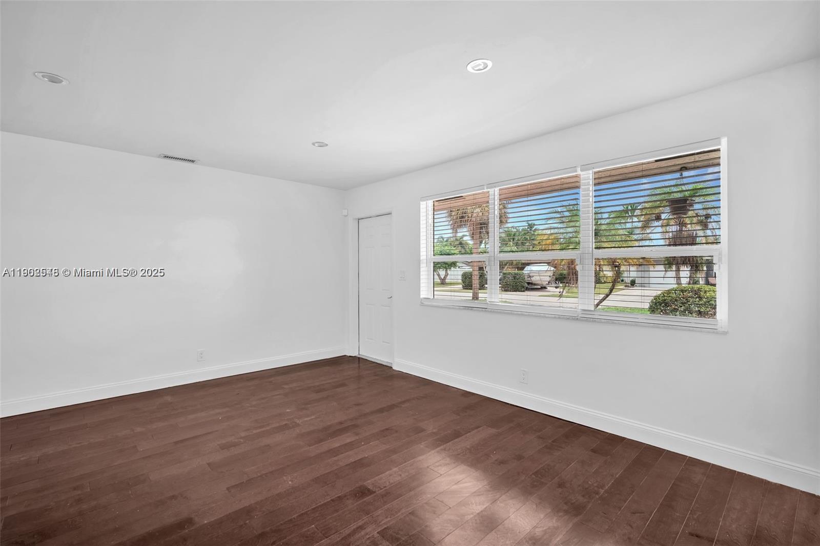 HOLLYWOOD HEIGHTS ADD SEC - Residential