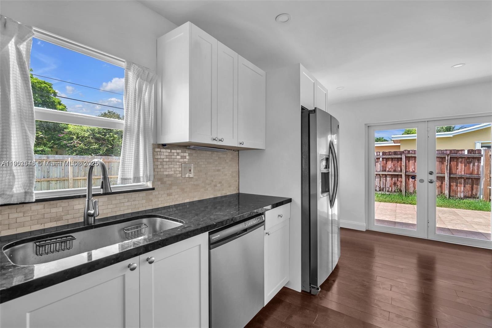 HOLLYWOOD HEIGHTS ADD SEC - Residential