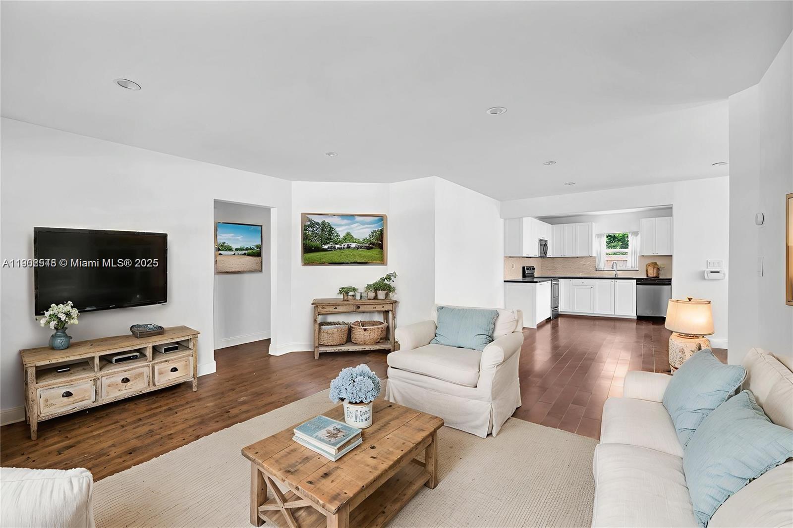 HOLLYWOOD HEIGHTS ADD SEC - Residential