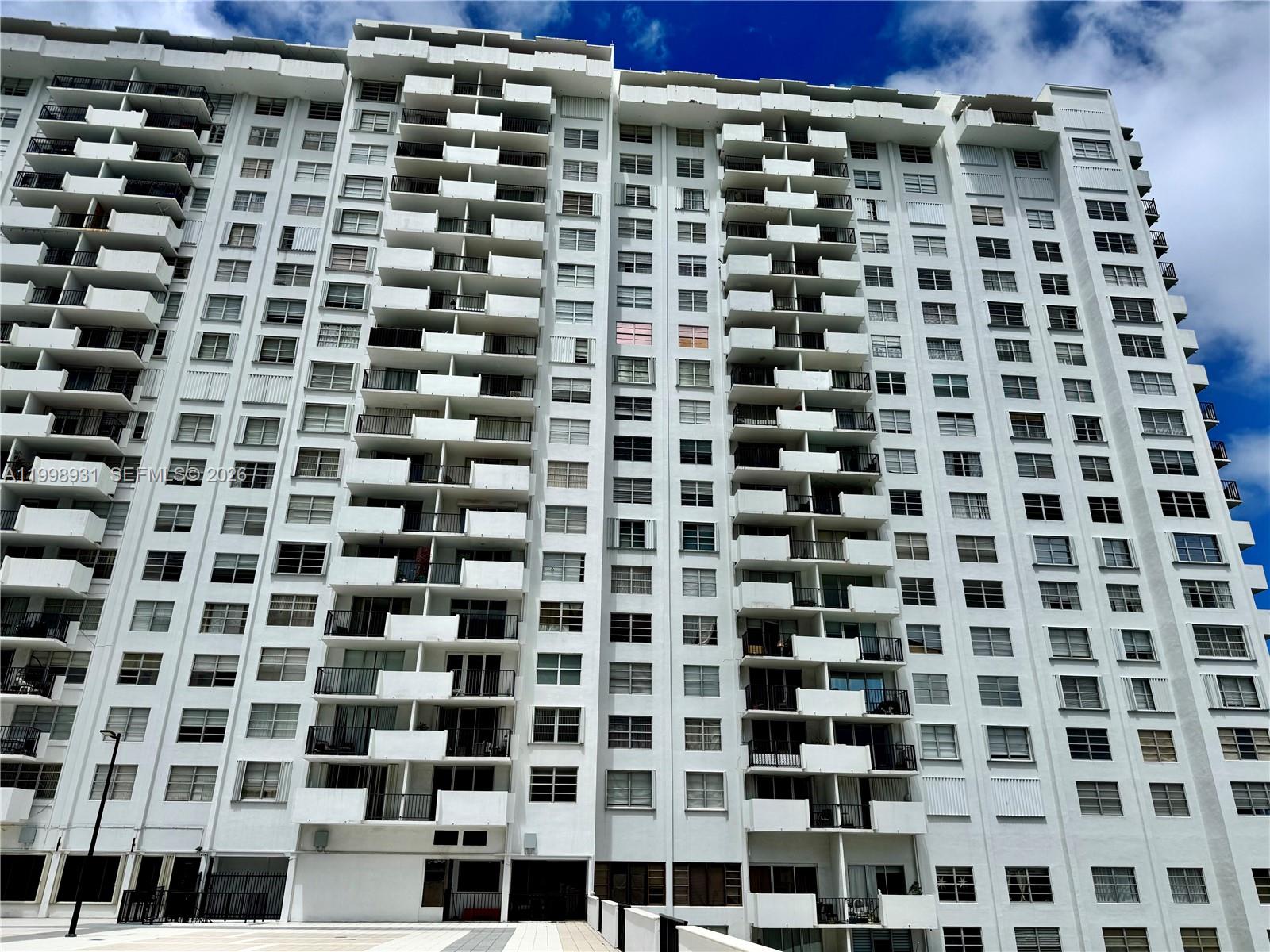 COMMODORE PLAZA CONDO - Residential