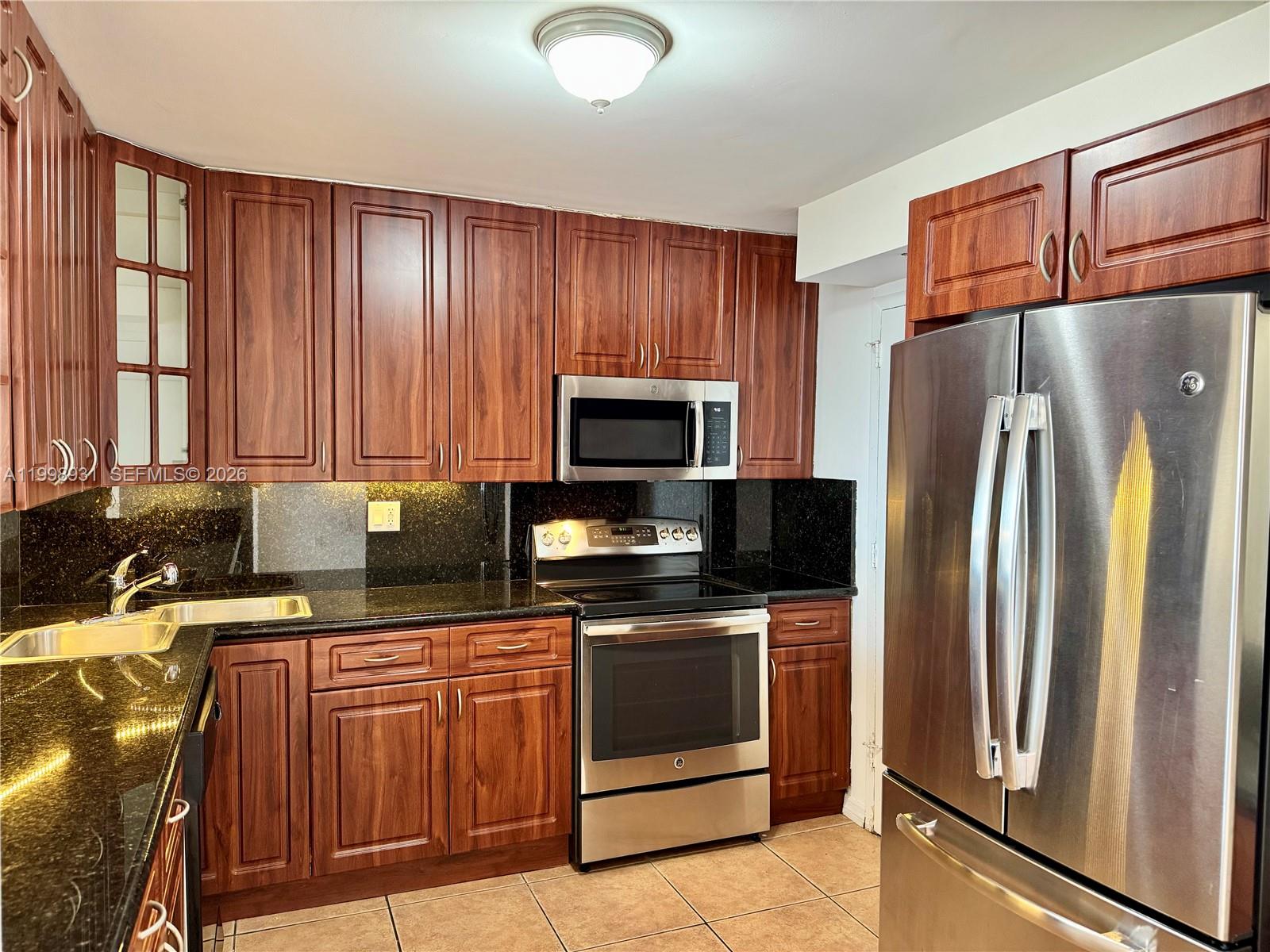 COMMODORE PLAZA CONDO - Residential