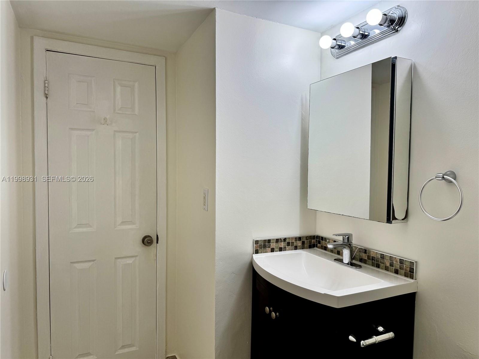 COMMODORE PLAZA CONDO - Residential