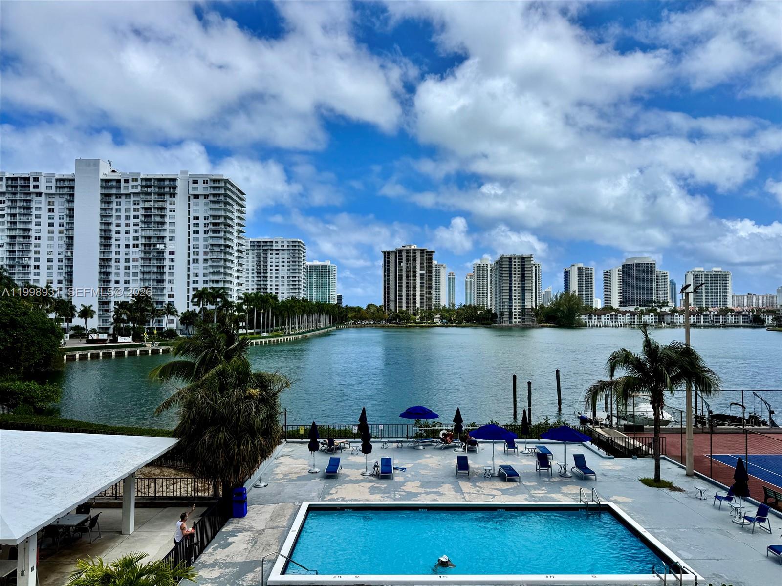 COMMODORE PLAZA CONDO - Residential