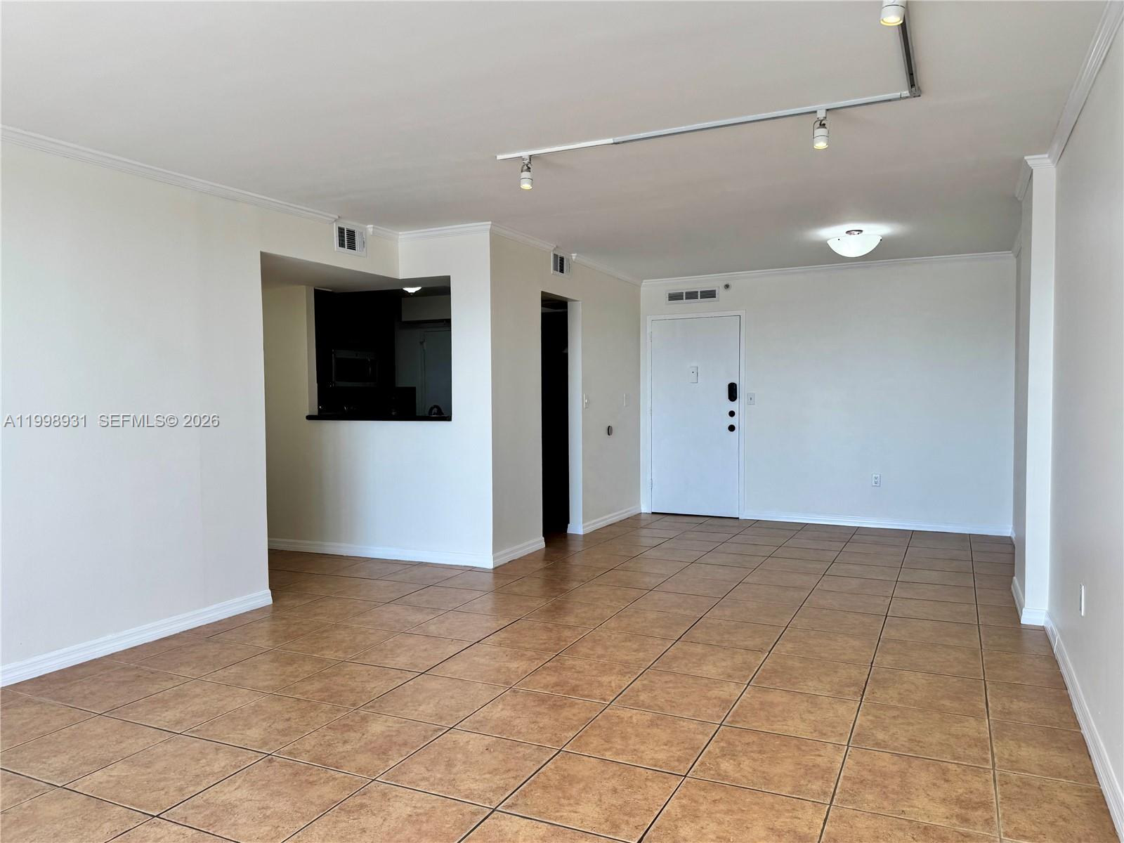 COMMODORE PLAZA CONDO - Residential