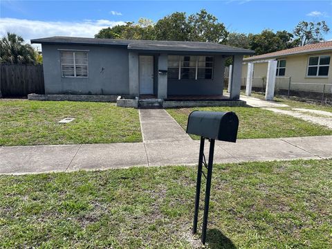 164 SW 2nd Ct Deerfield Beach FL 33441