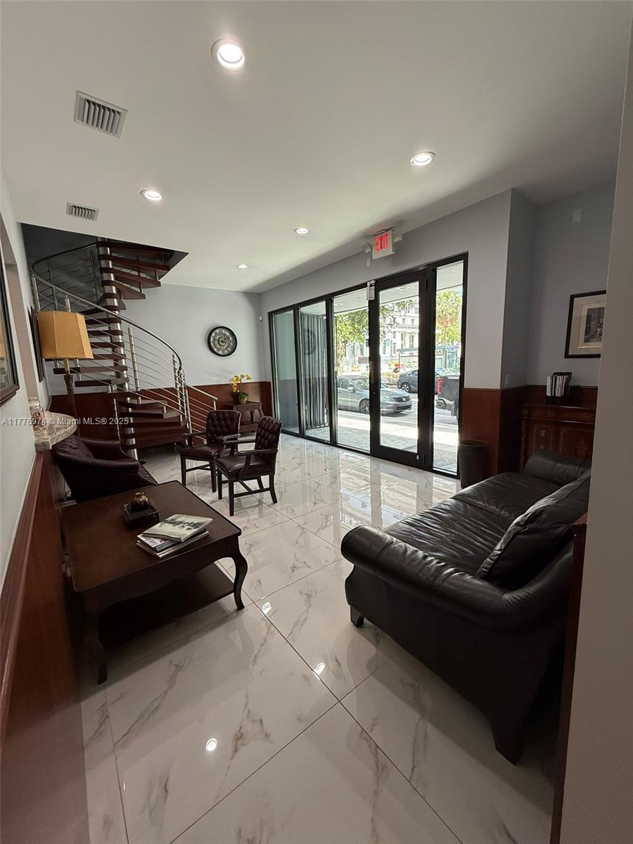 16 SW 1st Ave