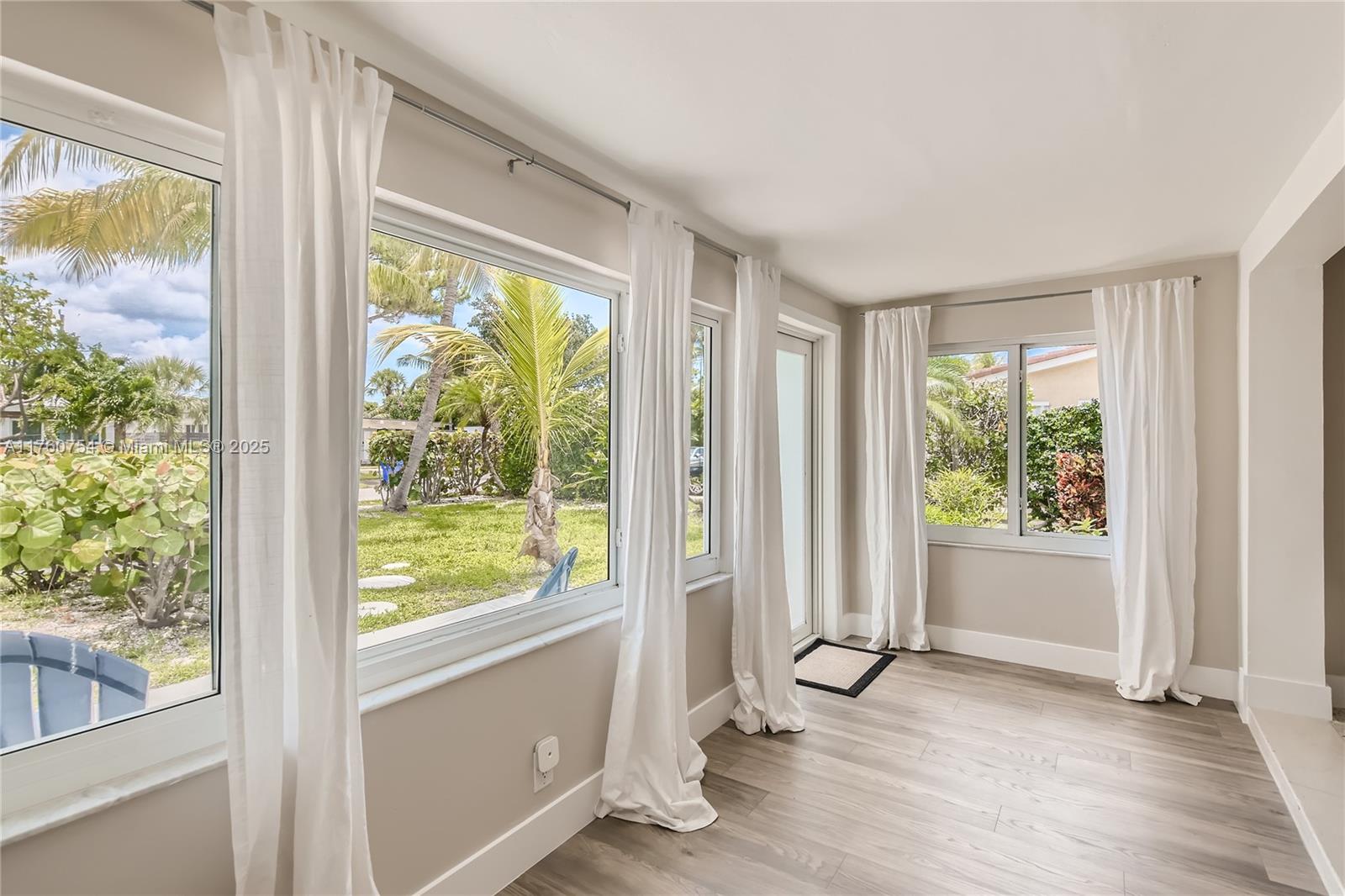 SILVER SHORES SEC OF LAUD - Residential Lease