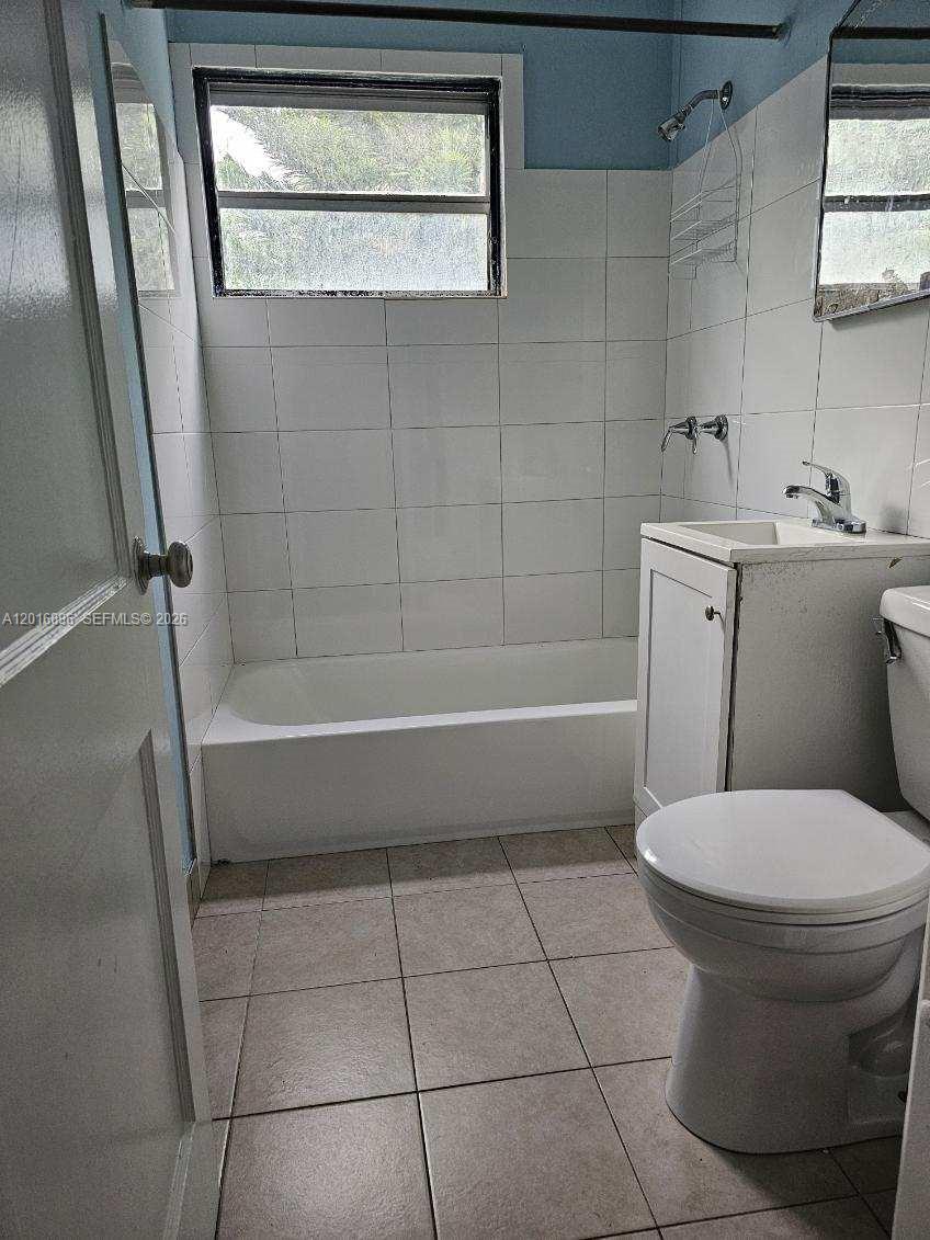 LAKE WORTH TOWN OF - Residential Lease