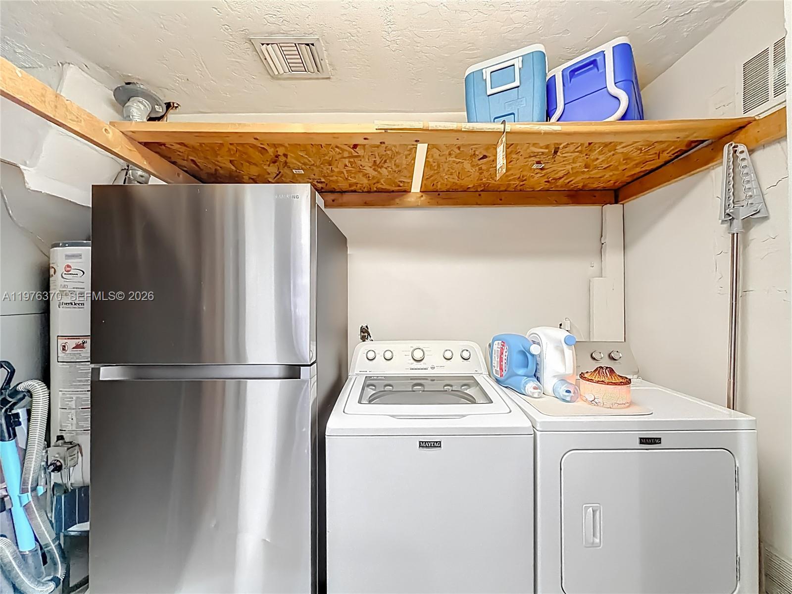 KNOLLS 4 SEC - Residential