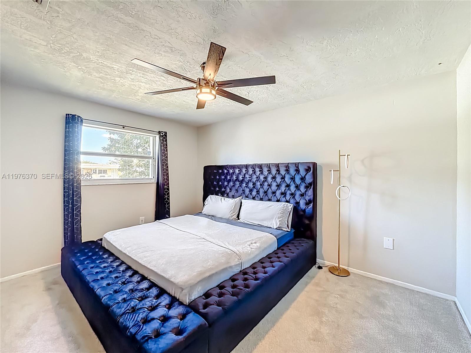 KNOLLS 4 SEC - Residential