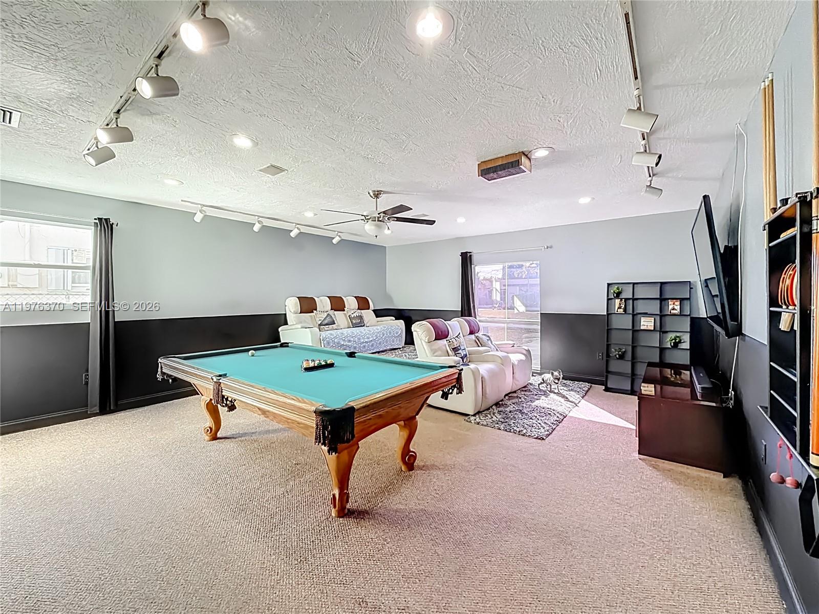 KNOLLS 4 SEC - Residential