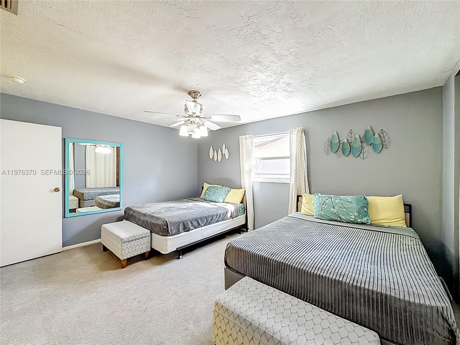 KNOLLS 4 SEC - Residential