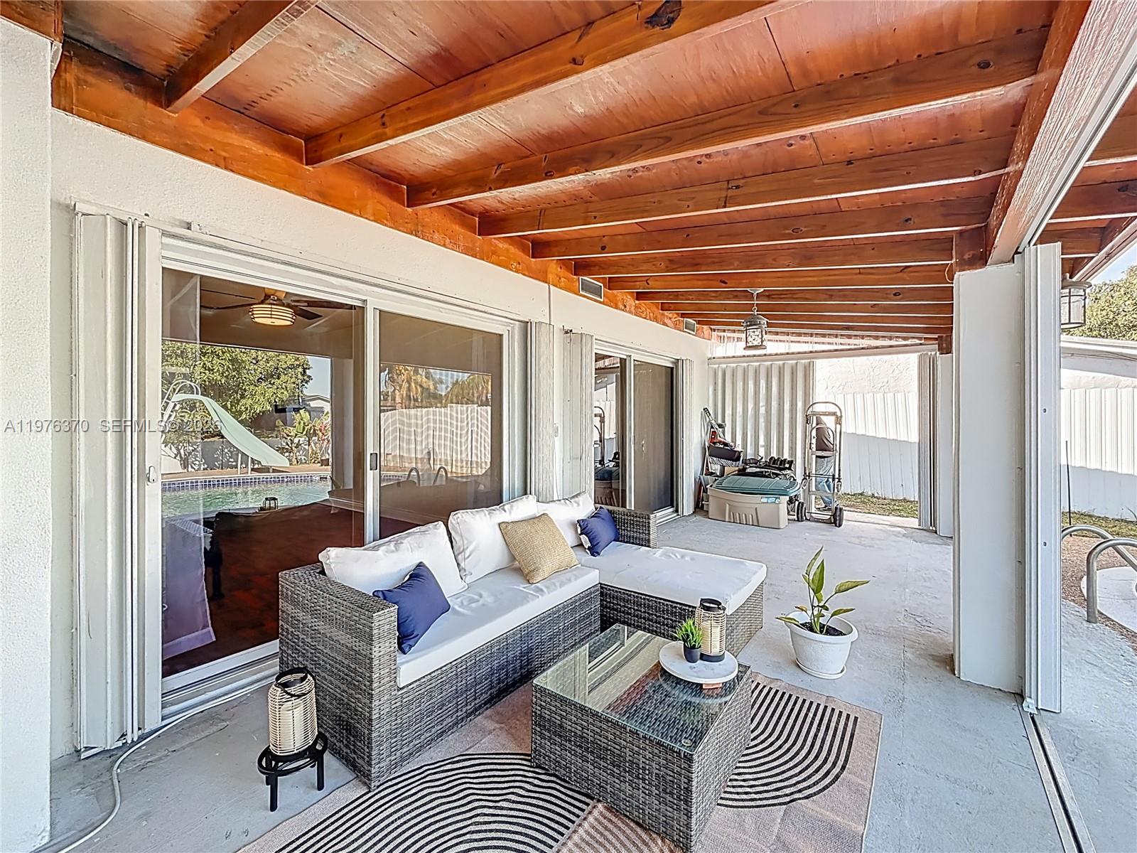 KNOLLS 4 SEC - Residential