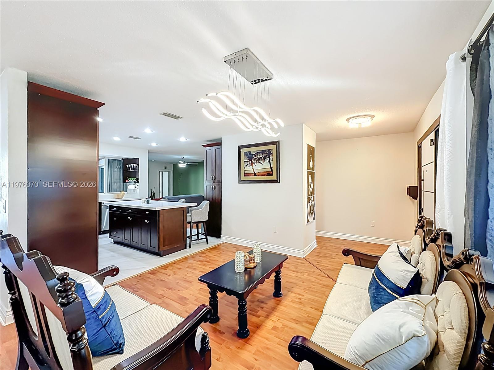 KNOLLS 4 SEC - Residential