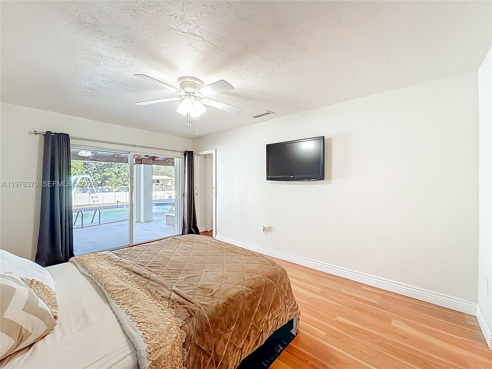 KNOLLS 4 SEC - Residential