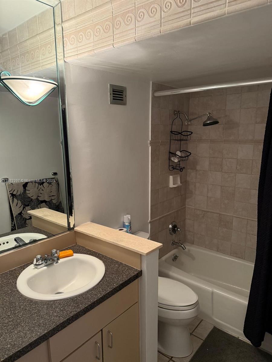 THE DECOPLAGE CONDO - Residential