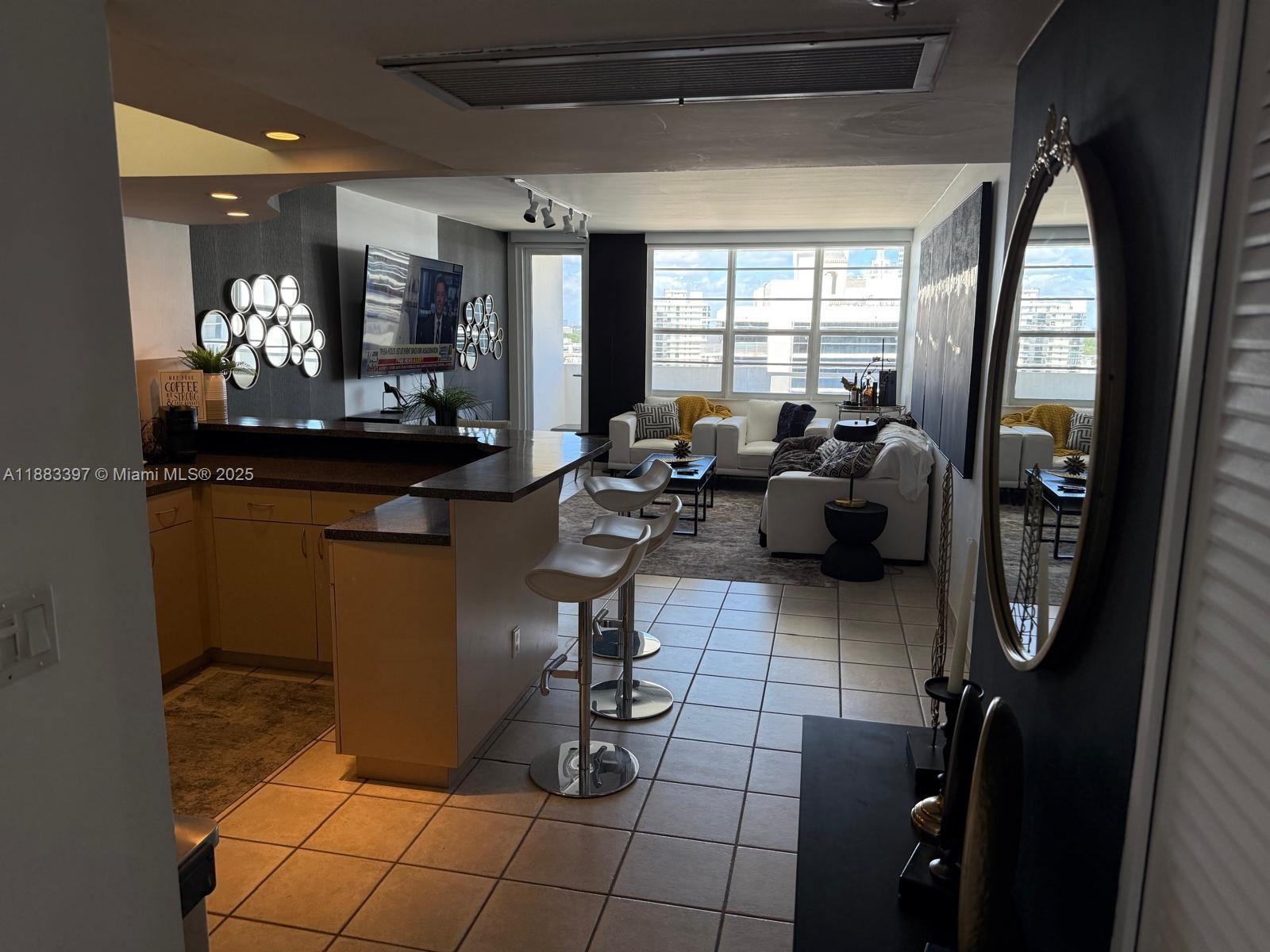 THE DECOPLAGE CONDO - Residential