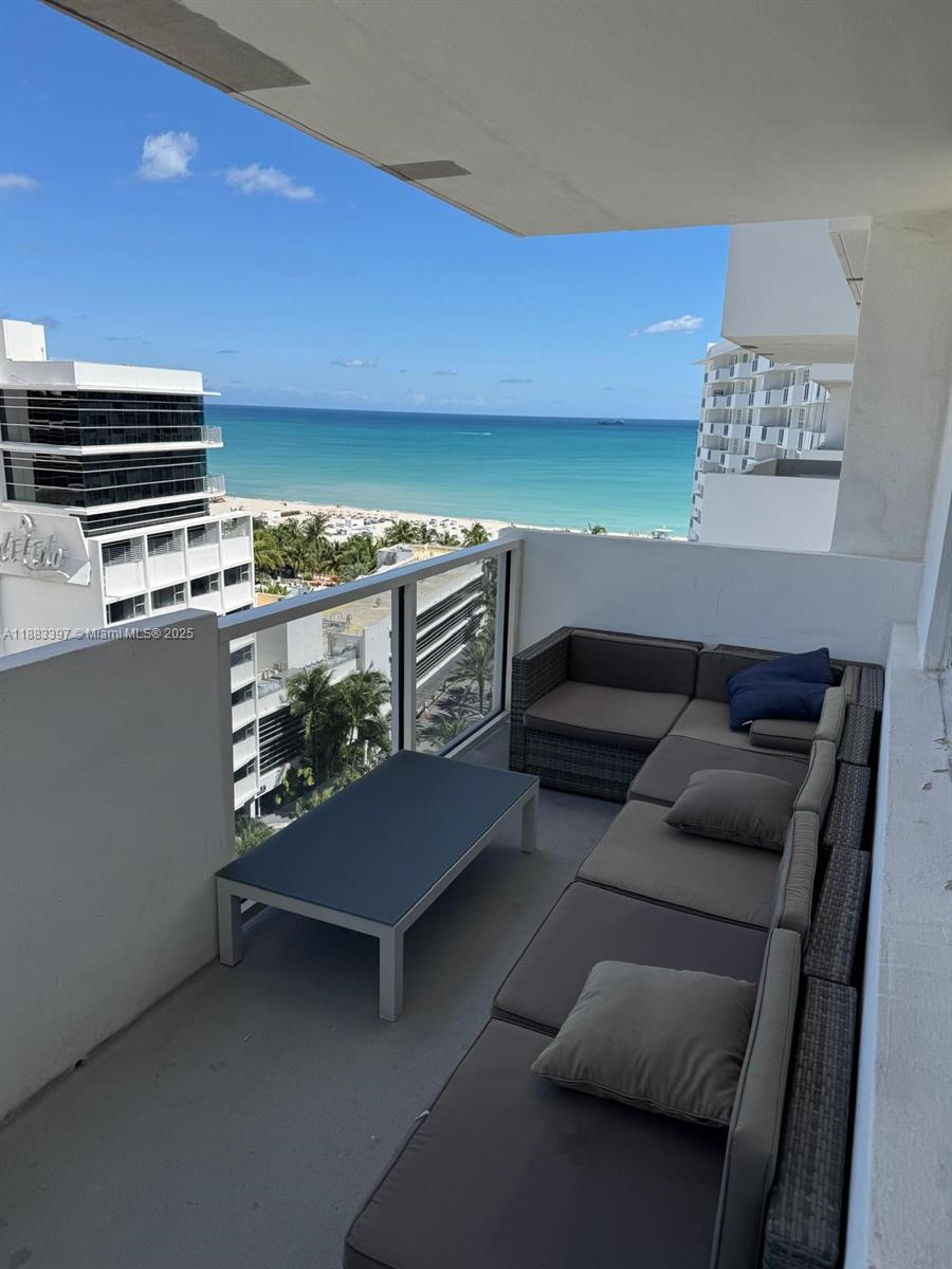 THE DECOPLAGE CONDO - Residential