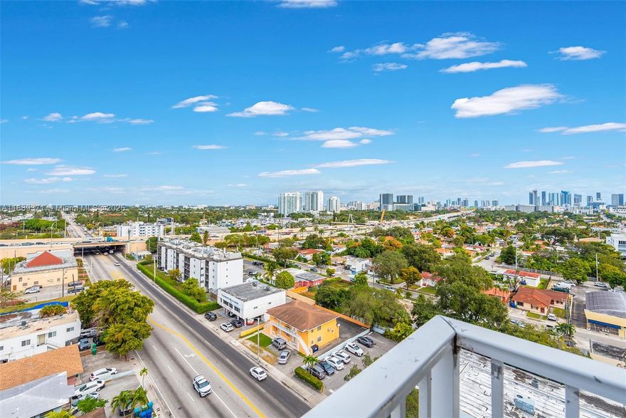 3/2 unit in the heart of Miami, near major highways. Washer and dryer in unit. Great views, layout, lots of light, with 2 assigned parking spaces. $350 Pet deposit required.