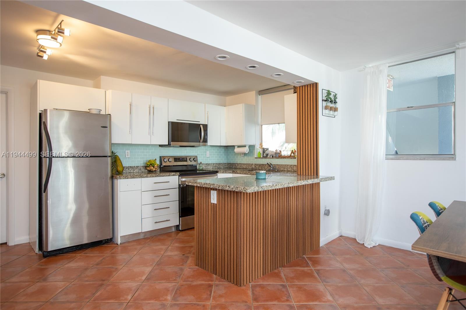 NORTH BAY VILLAS CONDO - Residential Lease