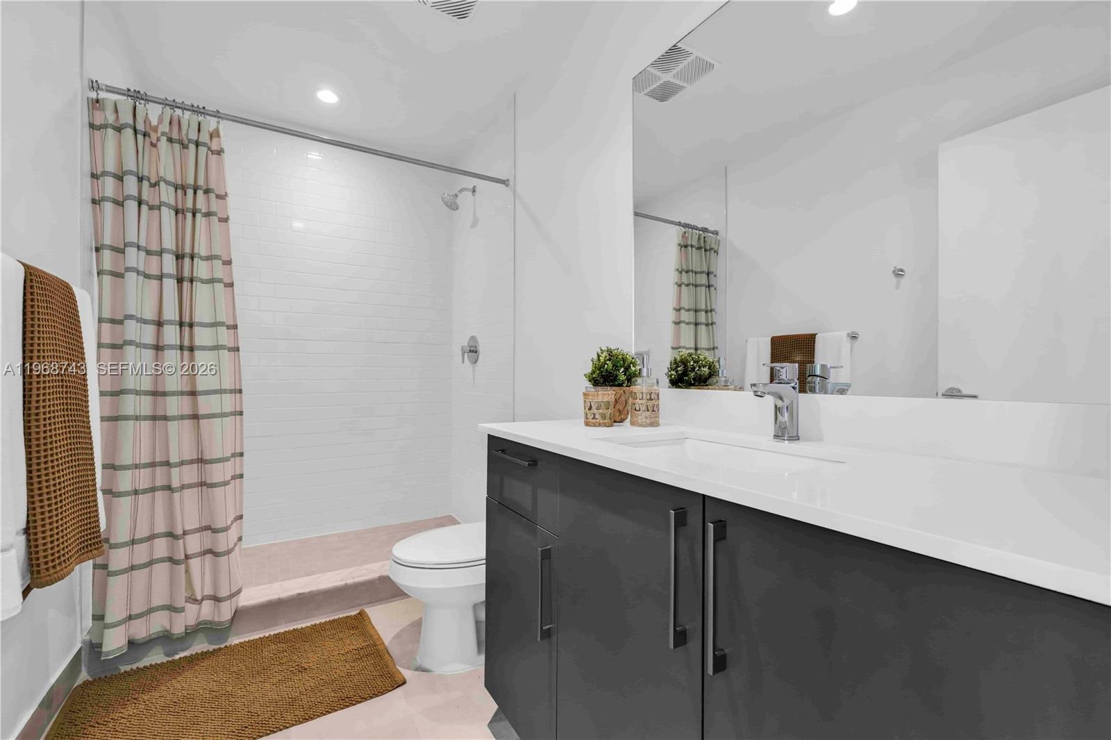 1642 NE 1st Ave 2705