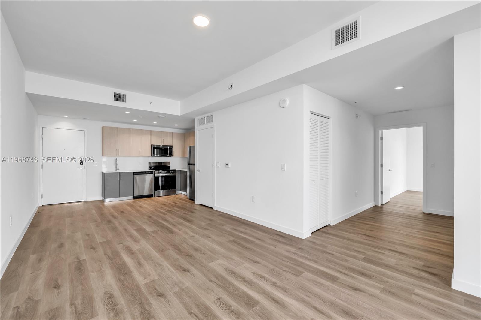 1642 NE 1st Ave 2705