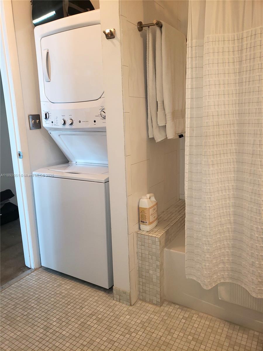 THE BANK CONDO - Residential Lease