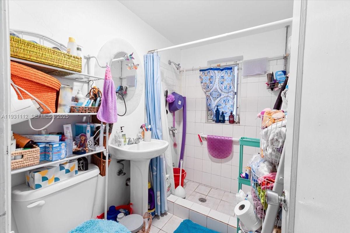 CAROLE ANNE PARK - Residential Lease