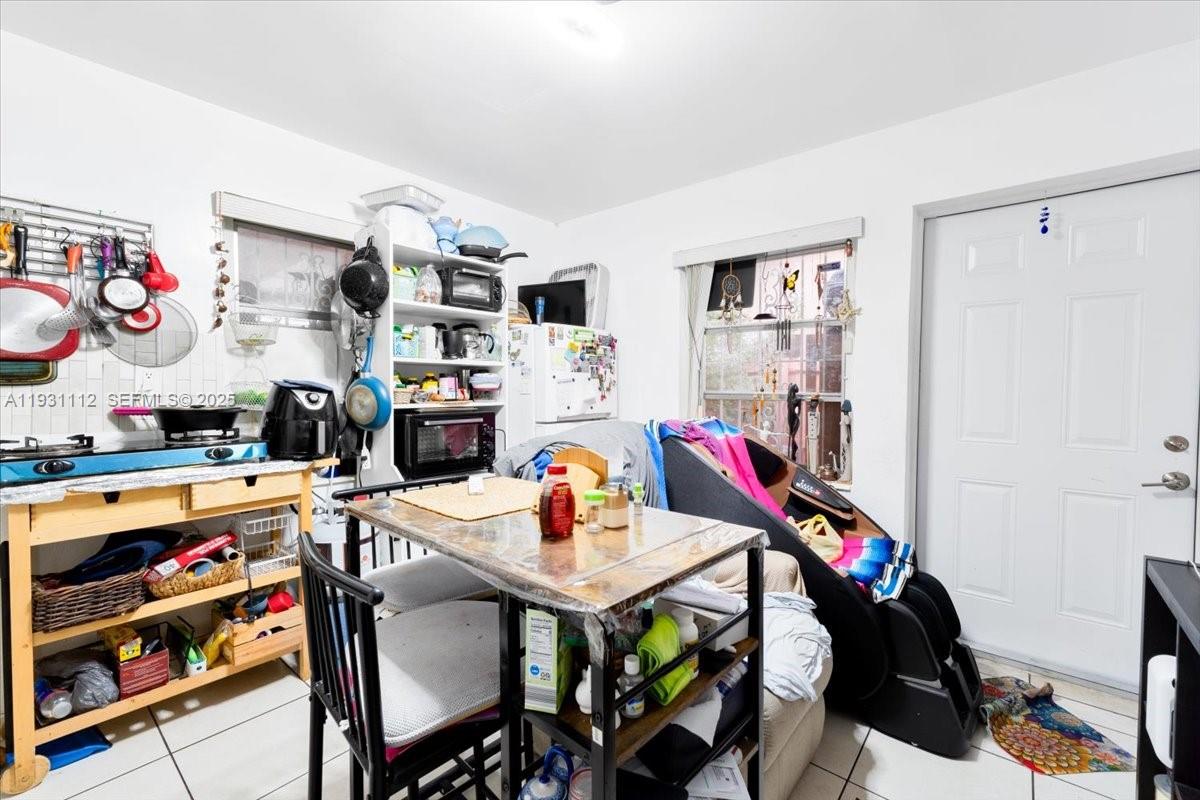 CAROLE ANNE PARK - Residential Lease