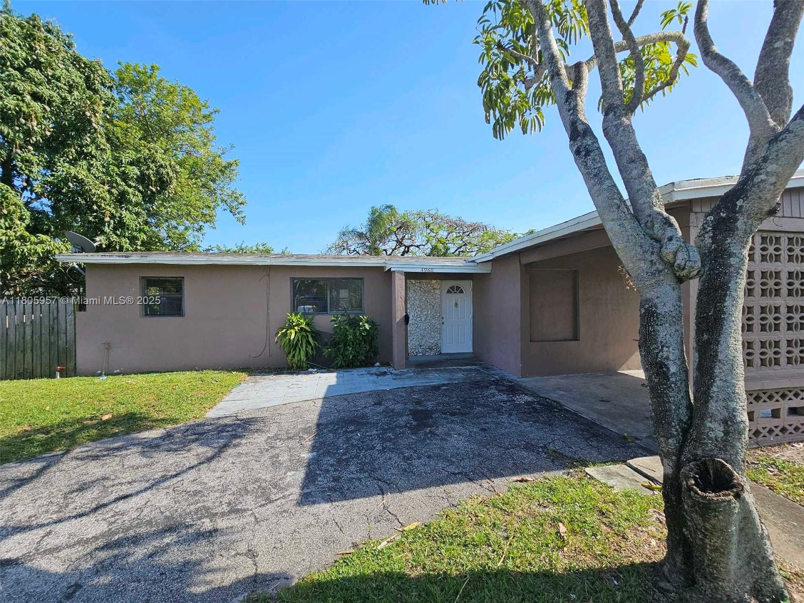 4960 Nw 11th Ct, Lauderhill, Miami-Dade County, Florida - 3 Bedrooms  
2 Bathrooms - 