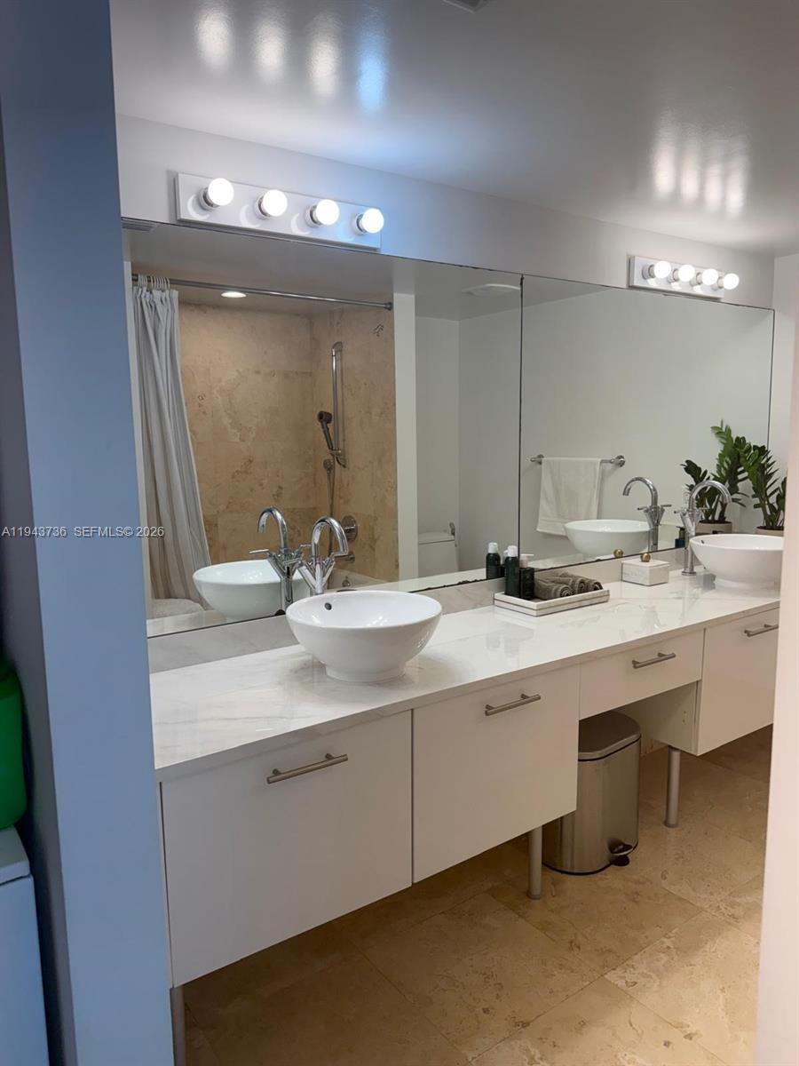 BRICKELL ON THE RIVER S T - Residential Lease