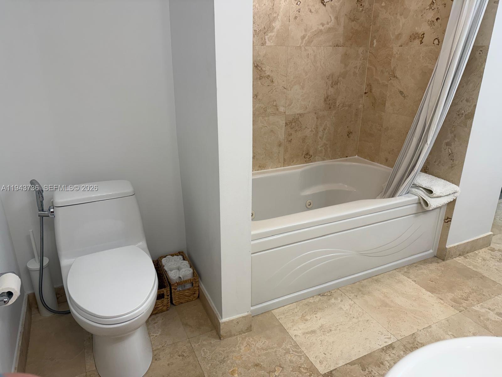 BRICKELL ON THE RIVER S T - Residential Lease